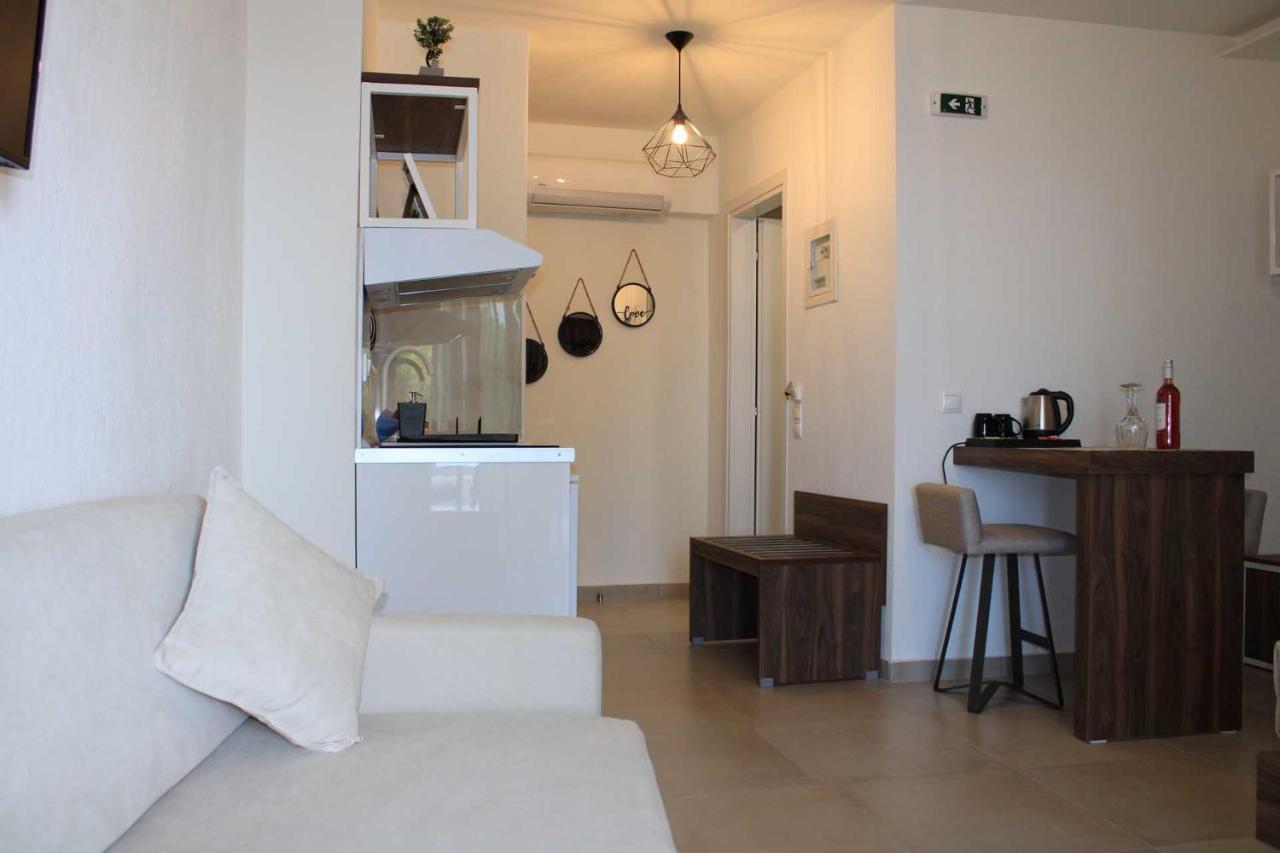 My Place Luxury Apartments Неос Мармарас Екстериор снимка